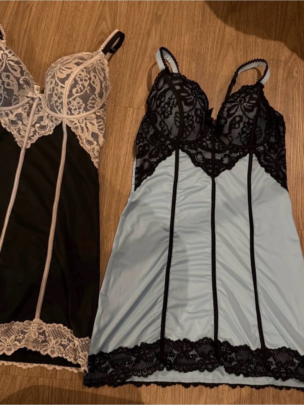 Vintage la vie en rose lace lingerie dress 2/40$